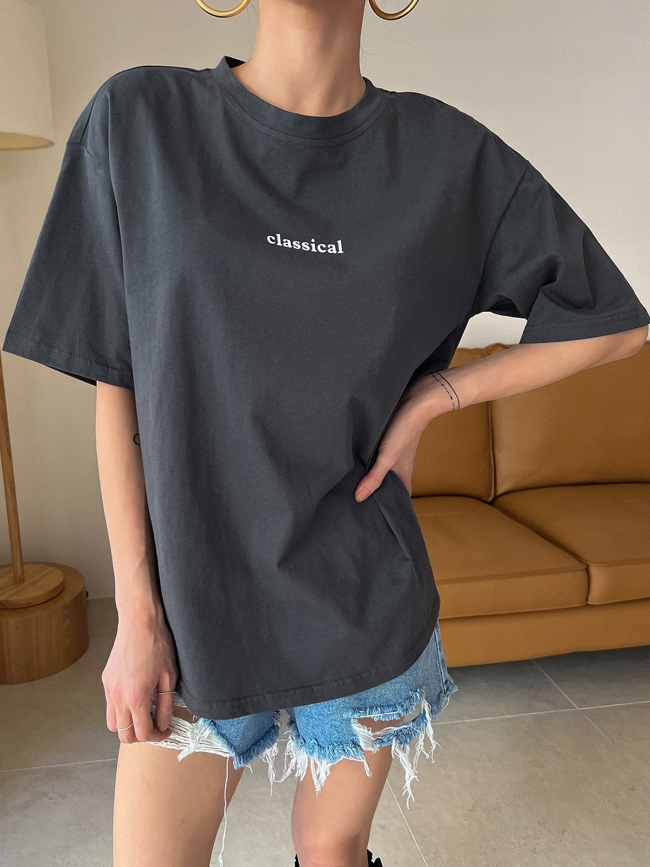 DAZY Letter Graphic Crew Neck Tee - WestLine Apparel