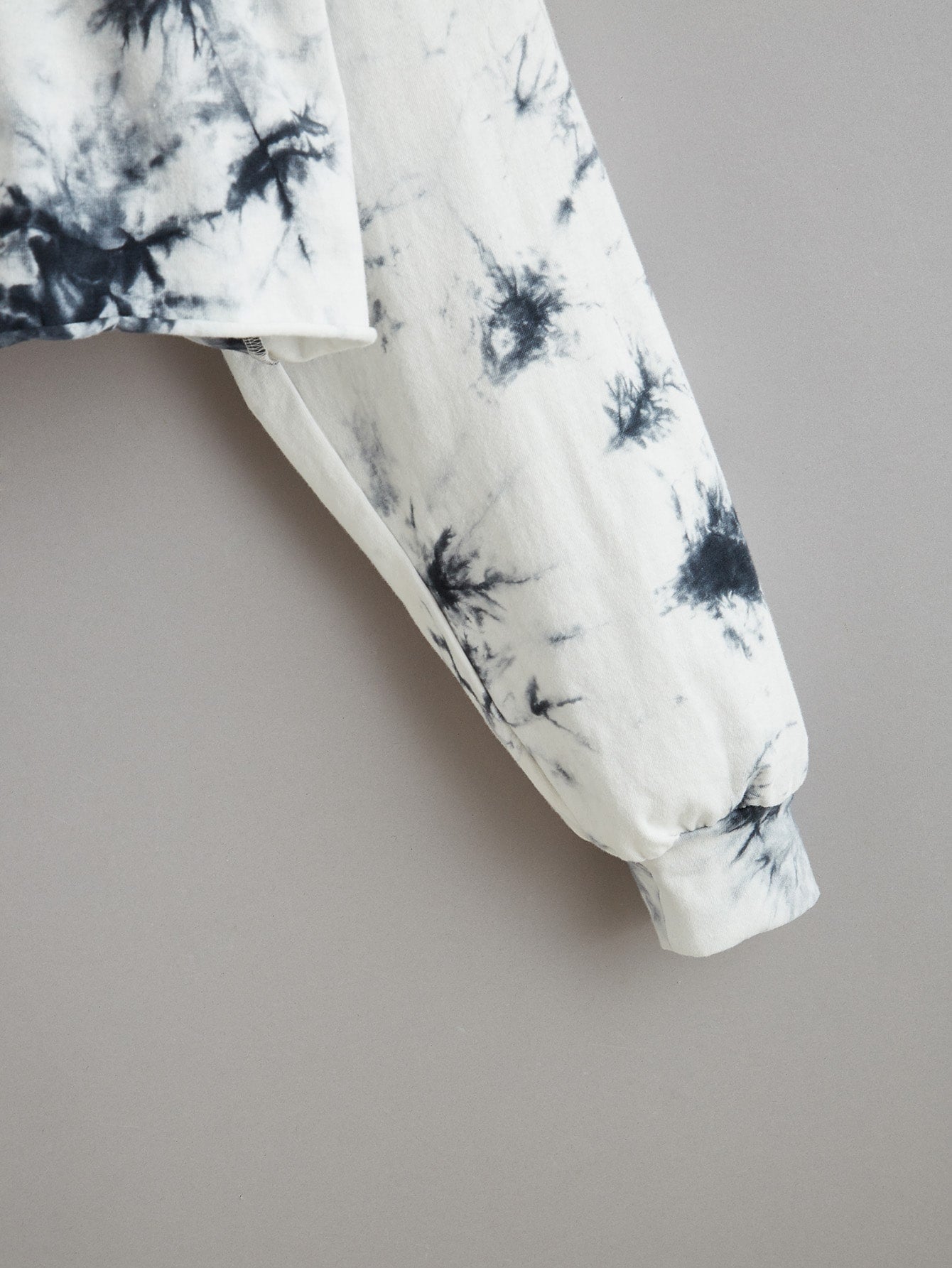 EZwear New York Graphic Tie-Dye Cropped Hoodie - WestLine Apparel