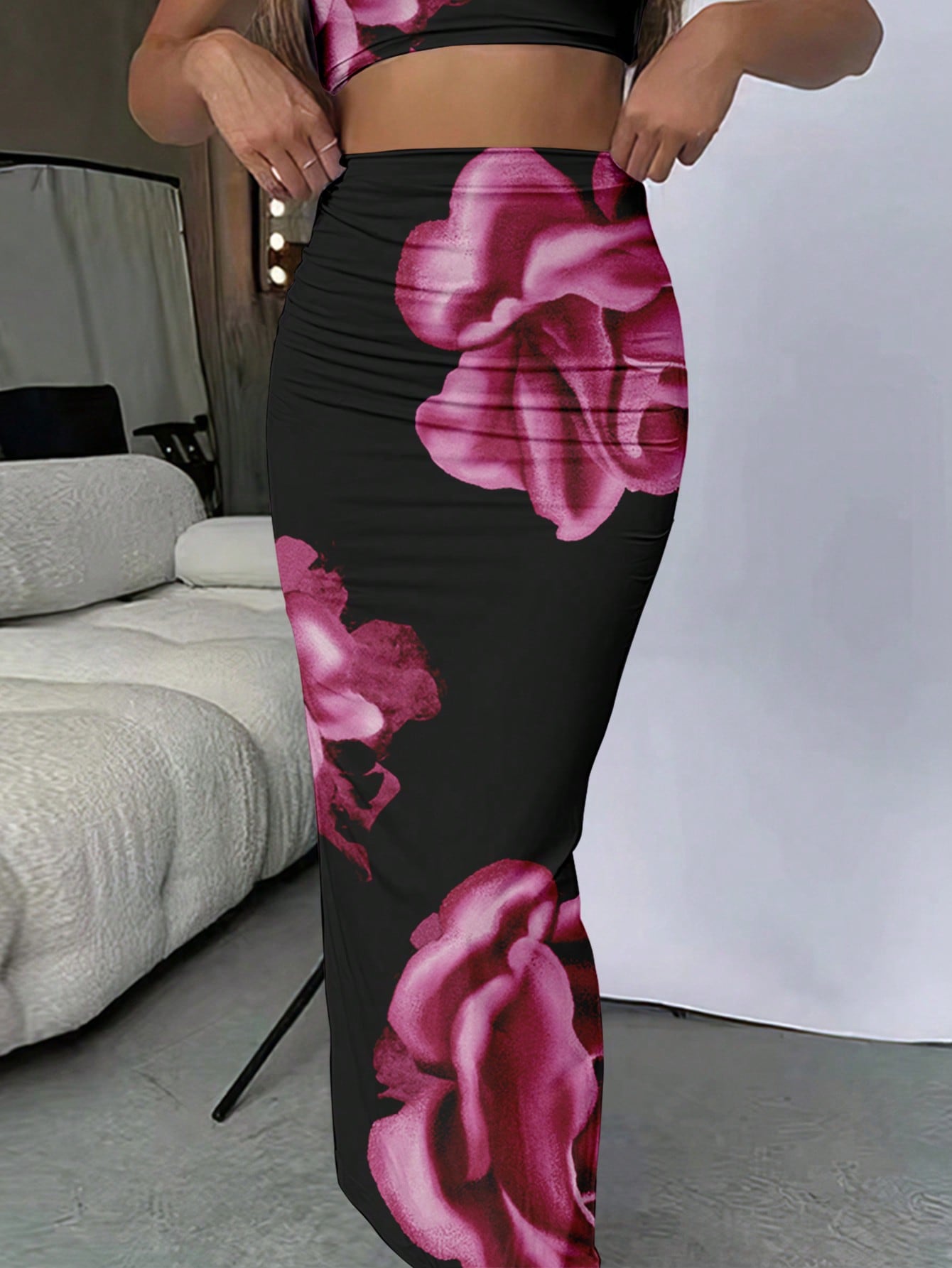 EZwear Women'S Black Knit Tight-Fit Knee-Length Skirt - WestLine Apparel