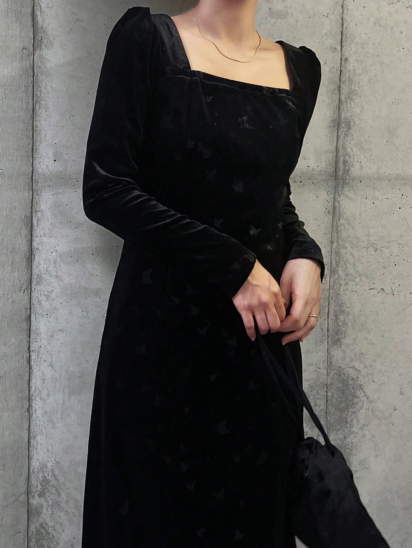 FRIFUL Women's Solid Color Black Velvet Square Neck Long Sleeve Cinched Waist Midi Fitted Dress - WestLine Apparel