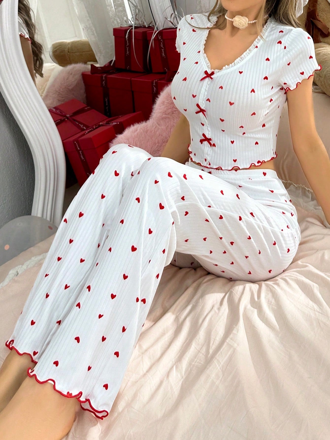 Ladies' Heart Pattern Printed Short Sleeve Pant Pajamas Set White Set - WestLine Apparel