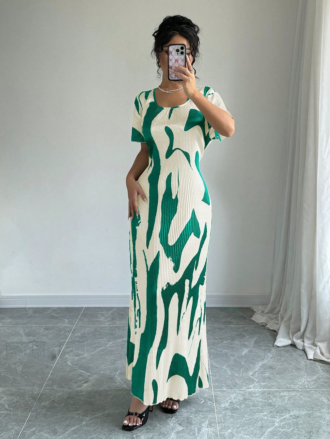 Privé Women Contrast Color Print Crew Neck Short Sleeve Dress (Random Print) - WestLine Apparel