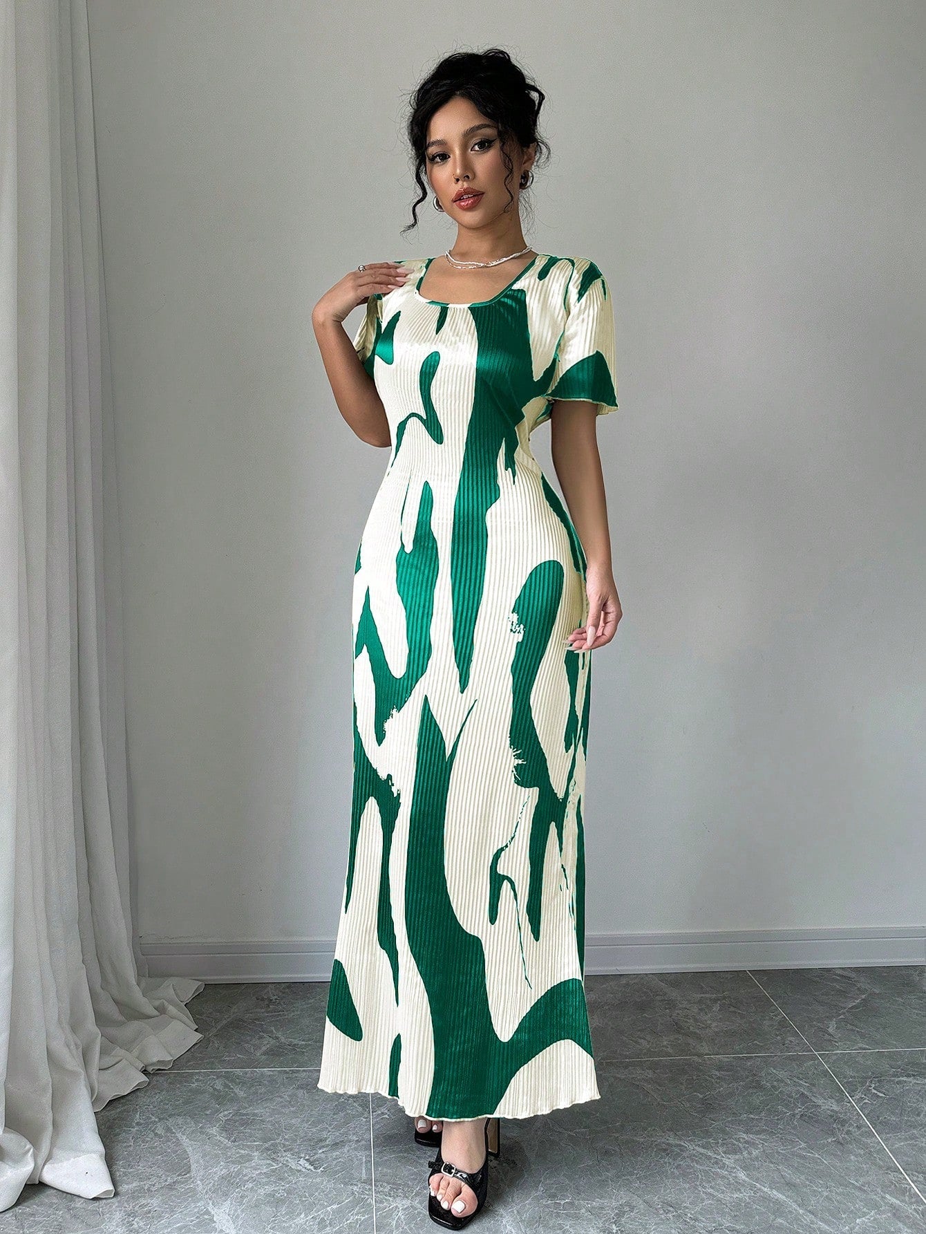 Privé Women Contrast Color Print Crew Neck Short Sleeve Dress (Random Print) - WestLine Apparel