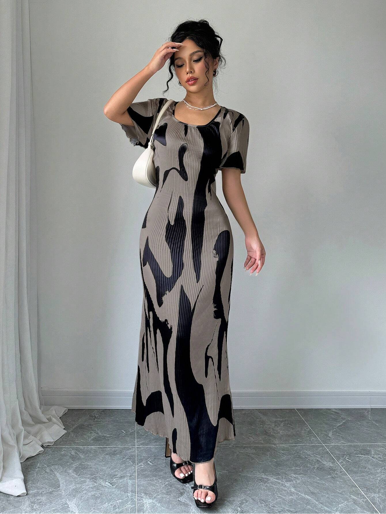 Privé Women Contrast Color Print Crew Neck Short Sleeve Dress (Random Print) - WestLine Apparel