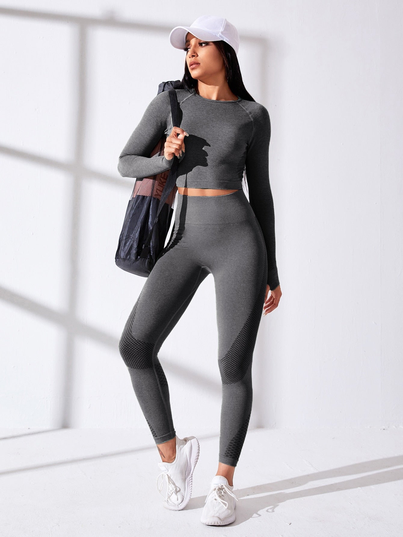 Yoga Basic 2pcs Seamless Yoga Set Sports Suit Thumbholes & Raglan Sleeve Top Hip-Hugging Leggings - WestLine Apparel